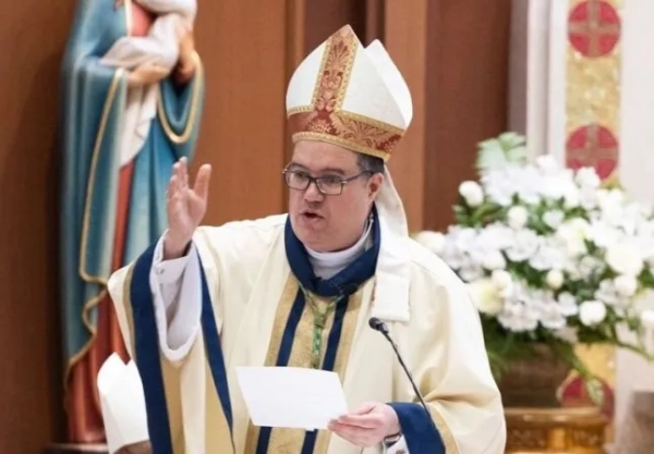 Навіть священик Мар-а-Лаго підтримує Папу Римського, а не Трампа