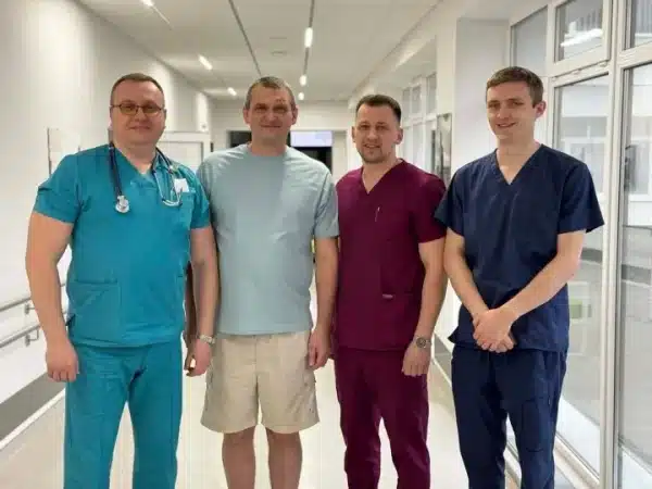 Львівські лікарі врятували легеню: дістали 10 см скла без жодного&hellip;