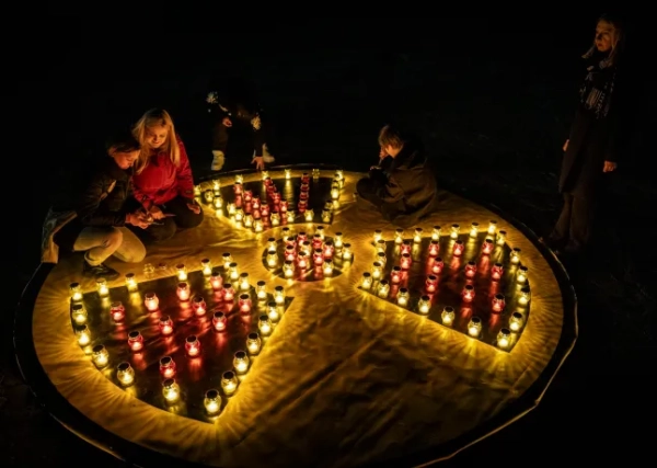 Учасники одягли захисні костюми для моторошного панахиди з нагоди 40-ї&hellip;