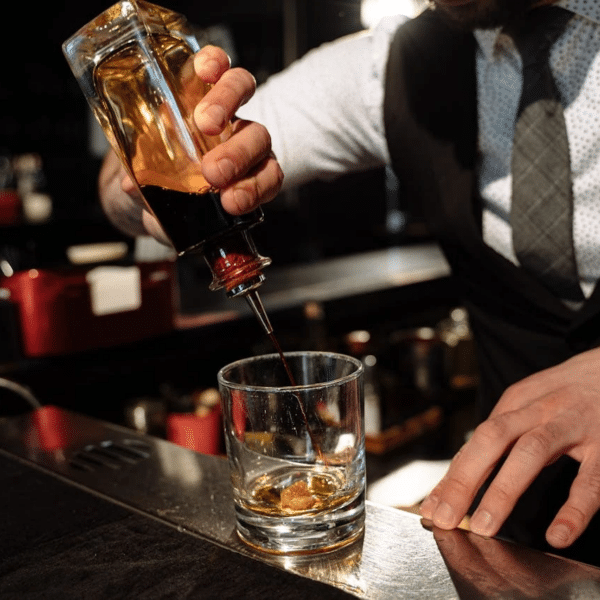 Не лише солодкість: за що насправді цінують хороший лікер