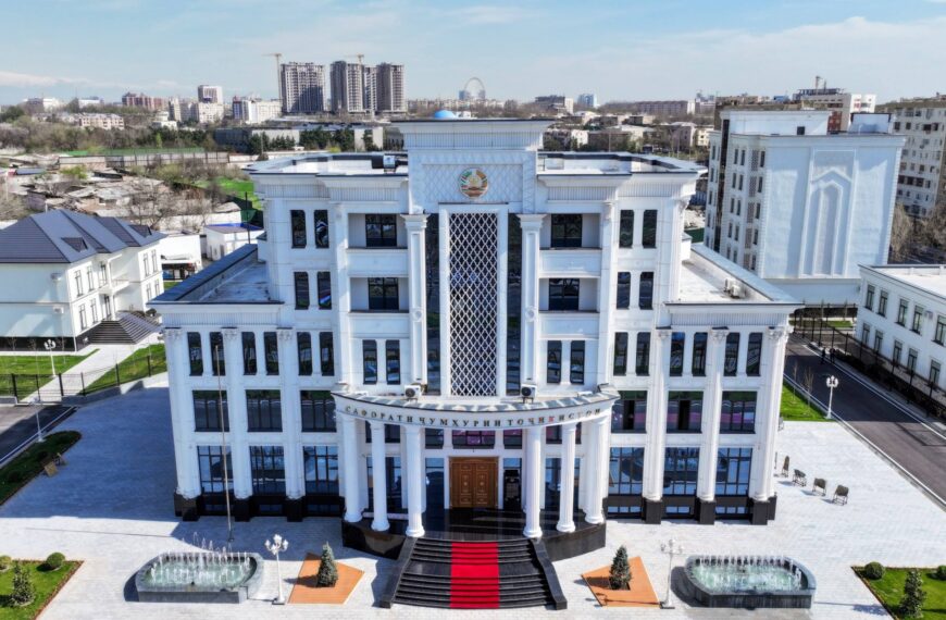 Нова будівля посольства Таджикистану в Узбекистані