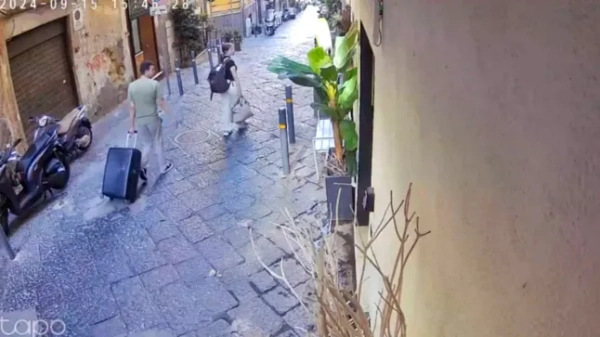 Турист загинув після того, як його вдарила прикраса, викинута з&hellip;