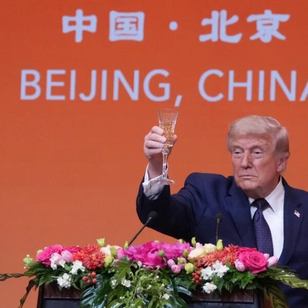 Несподівана поведінка Трампа на банкеті у Сі Цзіньпіна потрапила на&hellip;