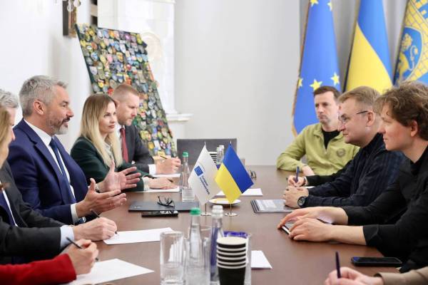 Огромные суммы Украине: вице-президент разъяснил, во что инвестирует ЕИБ