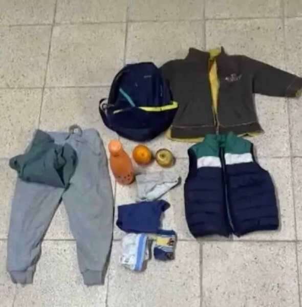 Батьки покинули дітей віком п'ять і три роки, відвезши їх до Португалії та залишивши в лісі із зав'язаними очима
