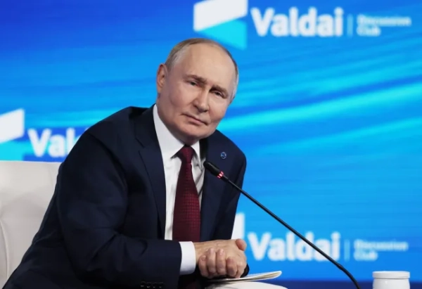Президент Росії Володимир Путін виступає на пленарному засіданні 22-го щорічного засідання дискусійного клубу «Валдай»