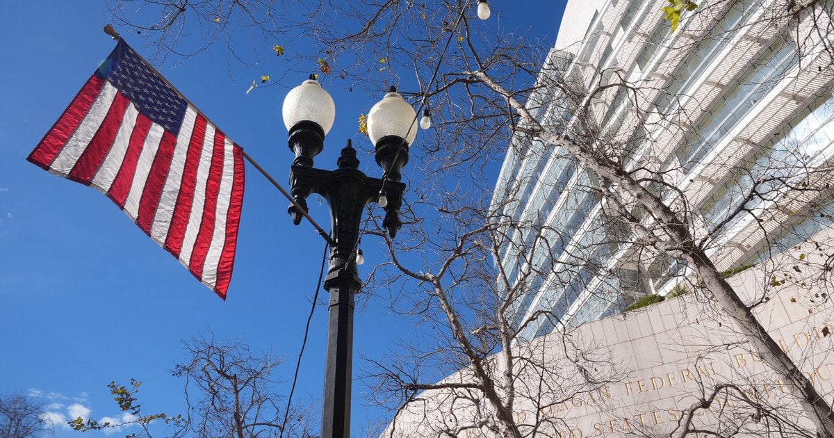 США можуть змінити стратегію щодо Росії: що стоїть за постачанням нових авіабомб для України