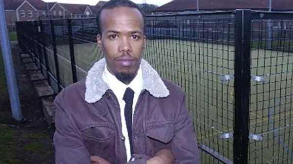 ЗАХИСТ ЗА IDGolders Зелений нож Есса Сулейманhttps://www.swindonadvertiser.co.uk/news/3992203.knifeman-worked-on-school-grounds/