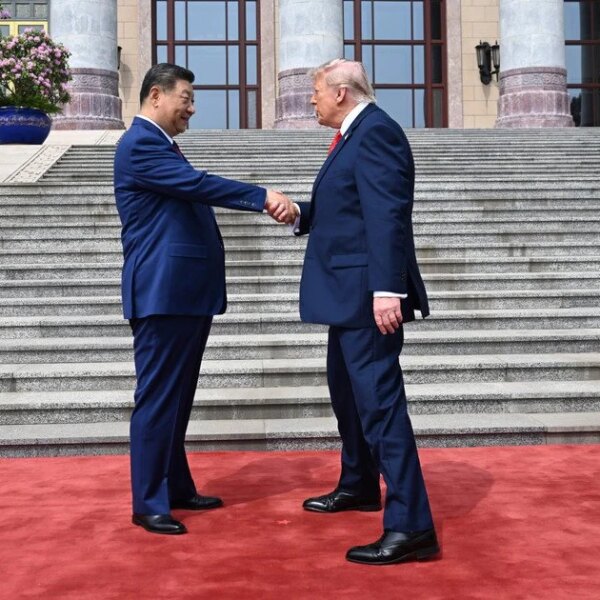 Неловкий старт зустрічі Трампа та Сі: вірусне відео захопило інтернет