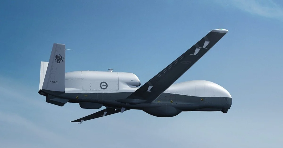 Дрон-розвідник MQ-4C Triton