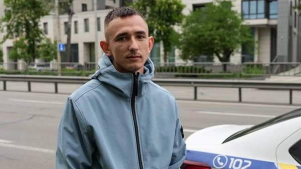 Захищав “Азовсталь”: медійники з’ясували особу метальника яйцем в Єрмака.