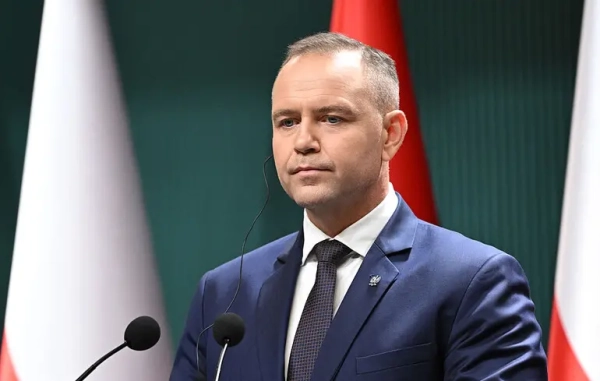 Навроцький і Зеленський – у Польщі допускають обмеження контактів – новини Європи