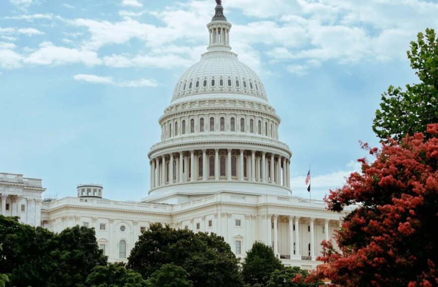 Сенат США розглядає законопроєкт, що передбачає черговий пакет допомоги Україні.
