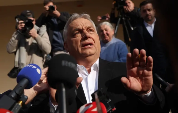 Обшуки в Орбана – експремʼєр закликав відновити демократію