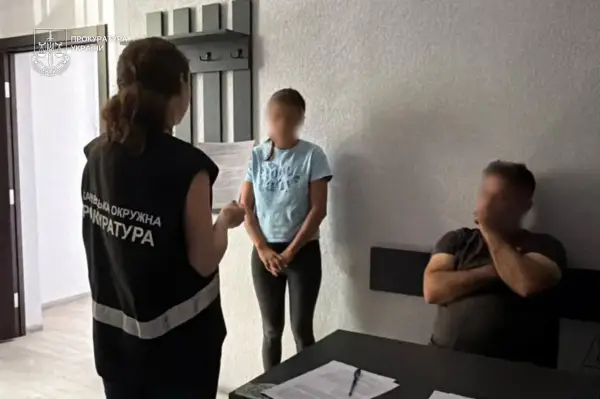 На Закарпатті судитимуть матір за сексуальну експлуатацію 13-річної доньки