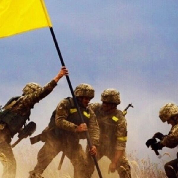 Українські військові встановили прапор на Курщині