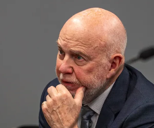 Полінгхорн відкидає звинувачення у вбивстві дружини під час слідства