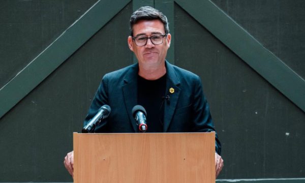 Британський прем’єр скликав екстрене засідання через спеку