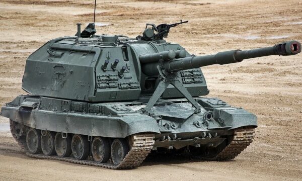 Оператори дронів знищили на Вовчанському напрямку дві російські самохідні артилерійські установки «Мста-С».
