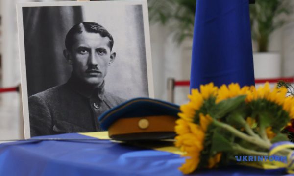 У Києві вшанували пам’ять Євгена Коновальця панахидою