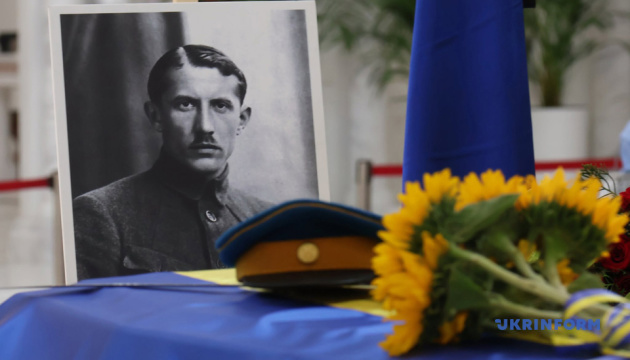 У Києві провели заупокійну службу за Євгеном Коновальцем