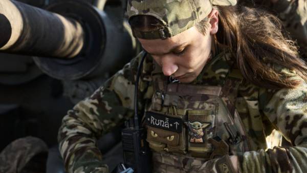 Юрист роз’яснила про мобілізацію та виїзд за кордон жінок-медиків, які реєструють авто