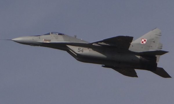 Польський винищувач здійснив аварійну посадку через відмову гальм