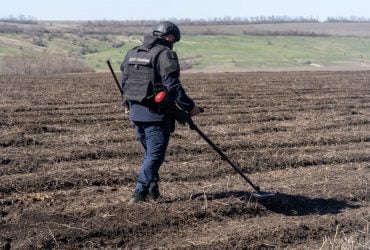 Громади зможуть отримати гроші на гуманітарні витрати і розмінування: що відомо