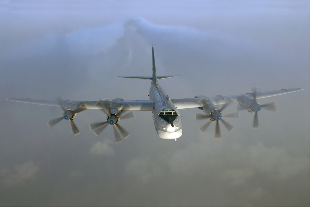 Стратегічний бомбардувальник Ту-95МС.
