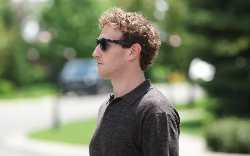 SUN VALLEY, IDAHO - JULY 09: CEO of Meta Platforms Mark Zuckerberg attends the Allen &amp; Company Sun Valley Conference at the Sun Valley Lodge on July 9, 2026 in Sun Valley, Idaho. Every year, some of the world's wealthiest and most powerful figures from the media, finance, technology, and political spheres converge at the Sun Valley Resort for the exclusive week-long conference hosted by boutique investment bank Allen &amp; Co. Kevin Dietsch/Getty Images/AFP (Photo by Kevin Dietsch / GETTY IMAGES NORTH AMERICA / Getty Images via AFP)
