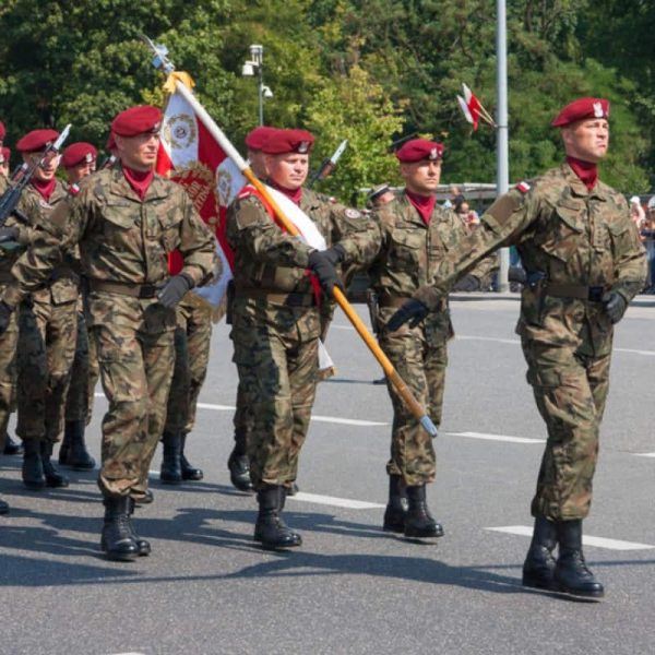 Україну не запросили на найбільший військовий парад у Польщі
