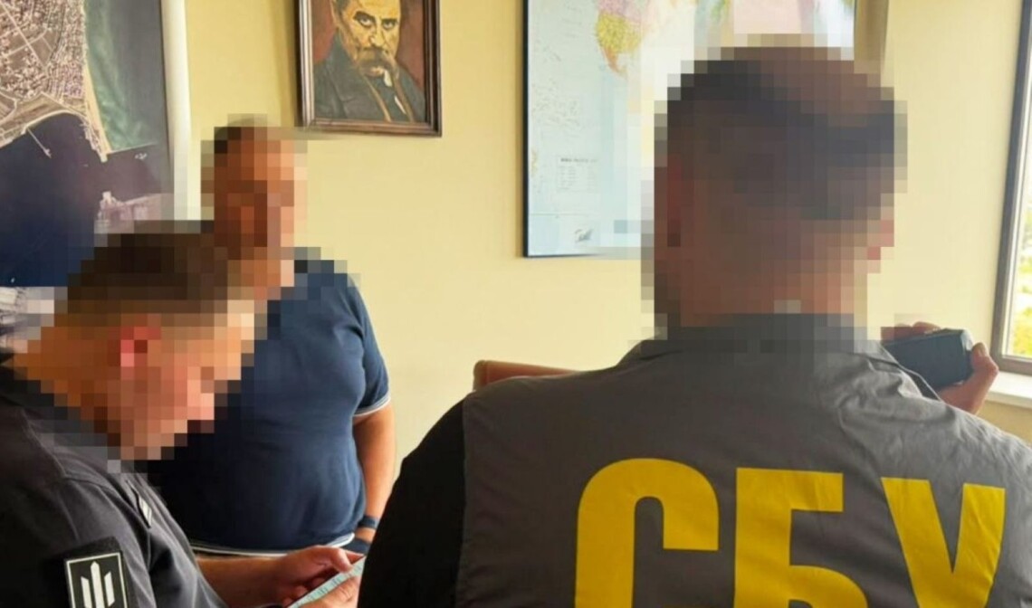 СБУ та ДБР викрили схему в Чорноморській філії АМПУ. Посадовець вимагав 500 тисяч гривень за погодження документації щодо модернізації портової інфраструктури.