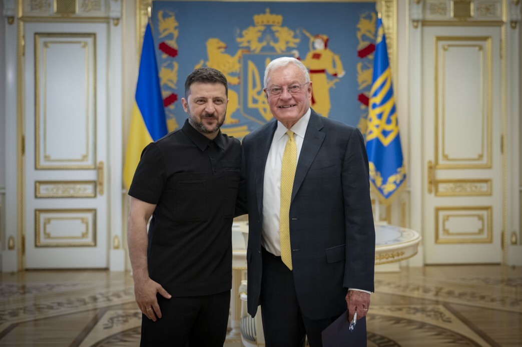 Президент Володимир Зеленський зустрівся в Києві з колишнім спецпосланцем президента США з питань України Кітом Келлогом.