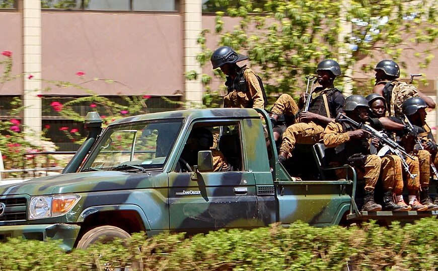 Буркіна-Фасо запроваджує військове навчання для журналістів