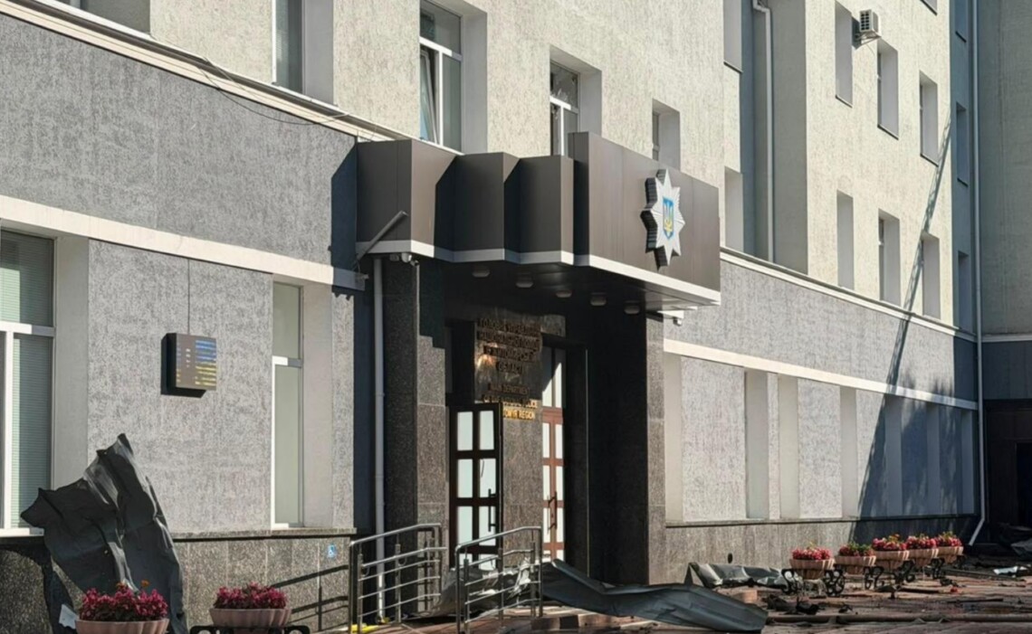 Через удар рф по ГУ Нацполіції у Житомирській області 19 серпня загинула ще одна поліцейська. Вона була тяжко поранена напередодні.