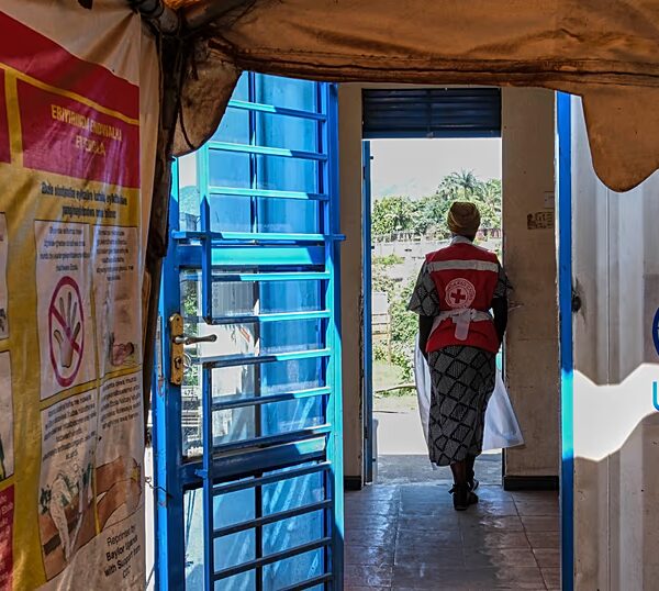 ВООЗ оголосила Уганду вільною від Еболи, попри поширення вірусу в ДР Конго