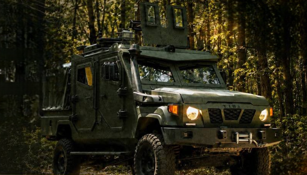 У Нацгвардії показали новітній бронемобіль радіаційної та хімічної розвідки