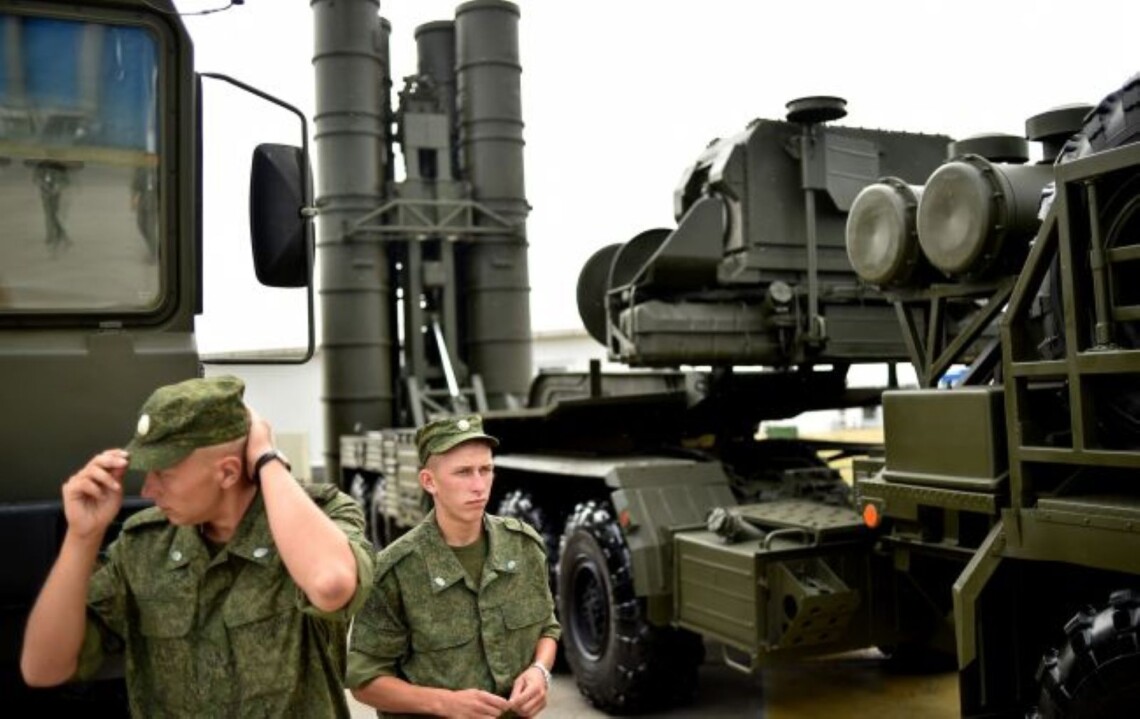 Росія провела ракетні навчання біля Південних Курильських островів за участю підводного човна, ракетного крейсера та комплексу Бастіон.