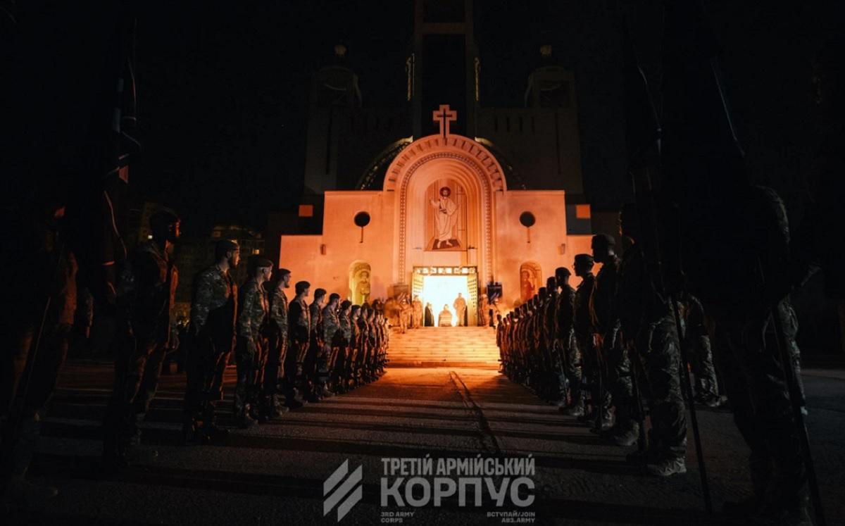 Броньований Austin і містерія зі смолоскипами: Третій корпус Білецького попрощався з Коновальцем