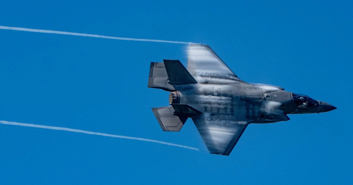 Винищувач-невидимка F-35B Винищувач-невидимка F-35B