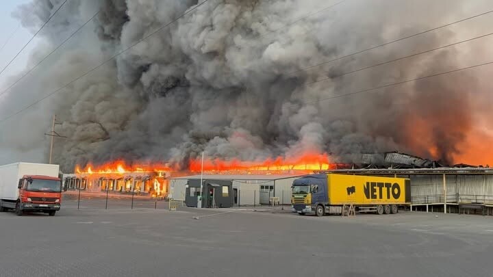 Унаслідок російської атаки в ніч на 28 серпня згорів склад Readeat, де зберігалися книжки Vivat, «Уроборос», «Верба», «Основи» та інших видавництв.