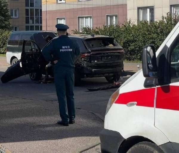 Автомобіль полковника РФ вибухнув у Петербурзі, офіцер загинув