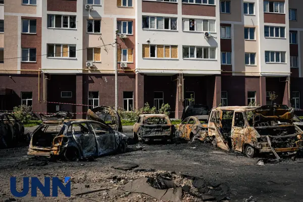 Безпілотники РФ атакували Вишневе, пошкоджено ЖК та авто