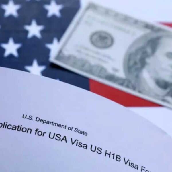 США анулюють візи до 200 тисячам іноземців