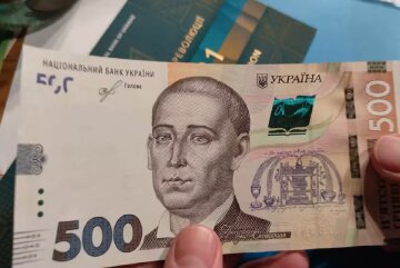 Грошова допомога для пенсіонерів в Полтавській області