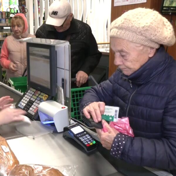Масові отруєння: українські продукти псуються в дорозі до магазинів