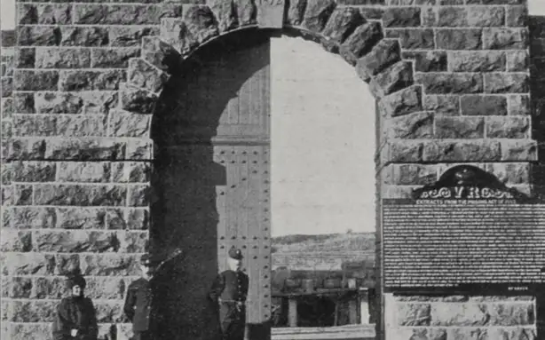 Головний вхід до в'язниці Маунт-Еден, Окленд, 1900 рік.