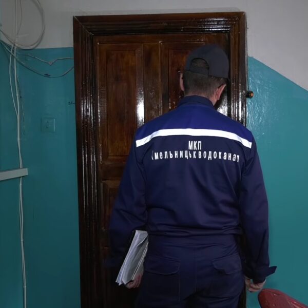 Мешканці можуть вимагати від комунальників перед зимою: готоність до холодів.