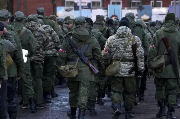Агенти російських спецслужб споюють мешканців Донецька для примусової мобілізації