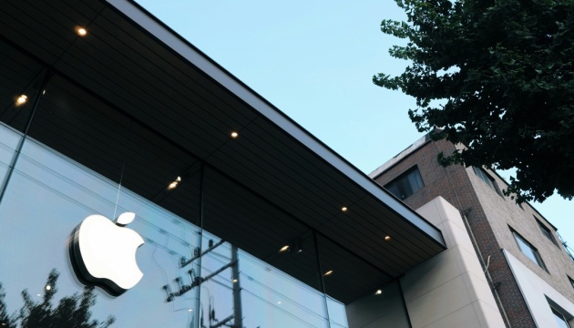 Apple тренує власну ШІ-модель для китайського ринку - Reuters
